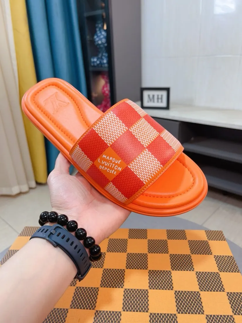 Men's shoes 💰340🌹🌹 (lv-Louis Vuitton) New men's slippers, high-end boutique, exquisite embossed logo decoration on the upper, fine workmanship, super soft soles, casual, loose and comfortable, a must-have in summer! \nsize：38-44